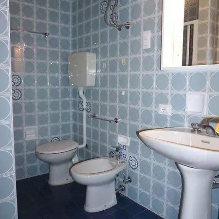 40282 Apartment *