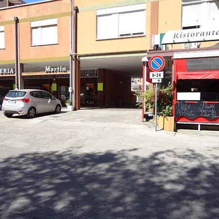 40282 Apartment *