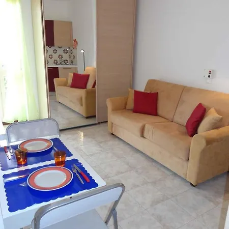 Apartment 40282 *